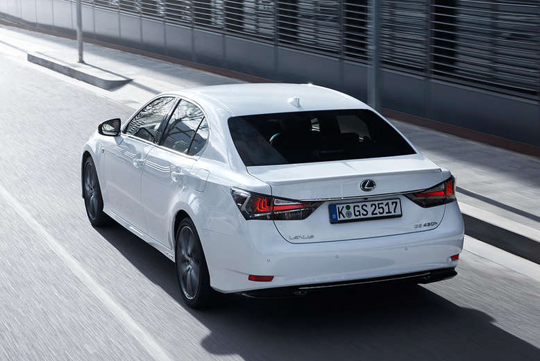 Lexus GS 450h, Heck, Fahrtaufnahme