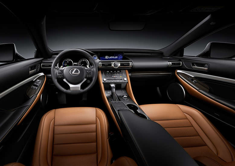 Lexus RC 300h, Cockpit