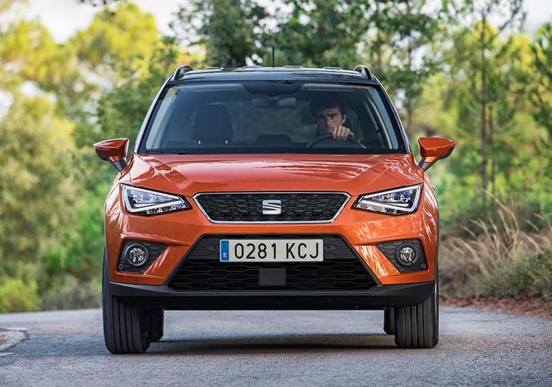 Seat Arona, Front