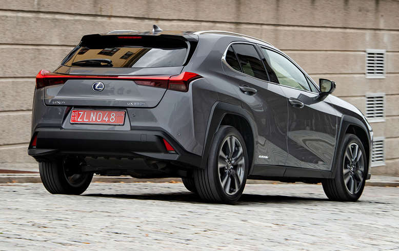 Lexus UX, seitliches Heck