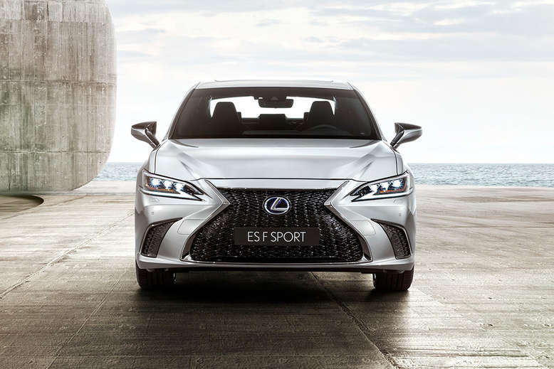 Lexus ES F Sport, Front