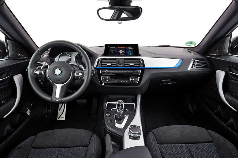 BMW 2er Coupé, Cockpit