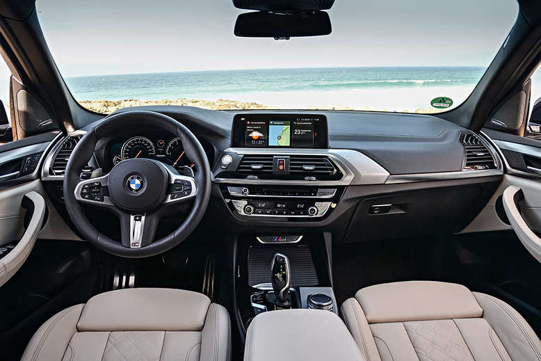 BMW X3, Cockpit