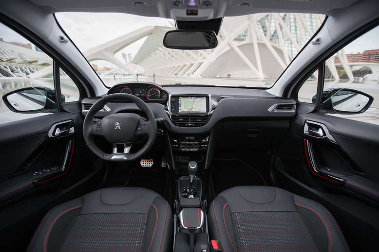 Peugeot 2008, Cockpit