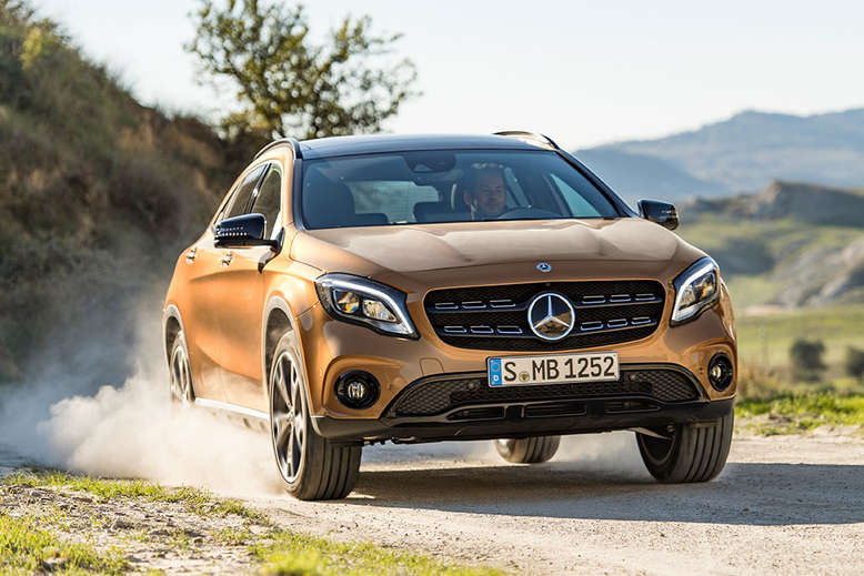 Mercedes-Benz GLA, Front