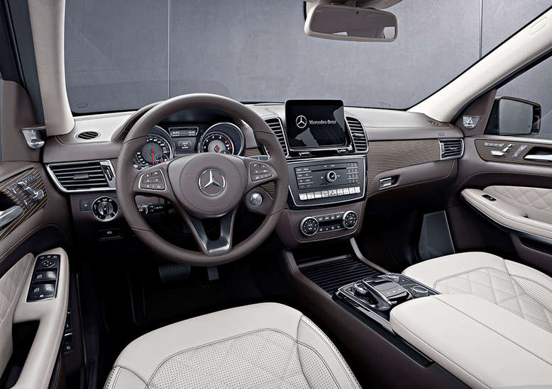Mercedes-Benz GLS, Cockpit