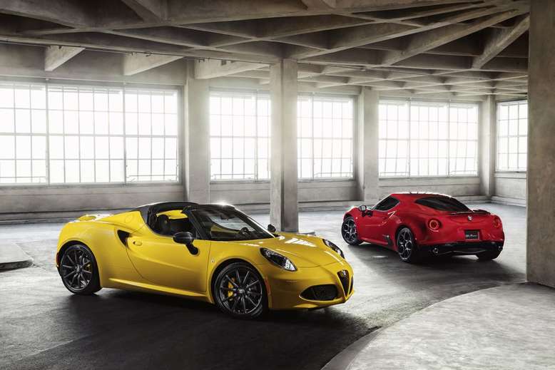 Alfa Romeo 4C Spider und Alfa Romeo 4C, 2015, Foto: Alfa Romeo