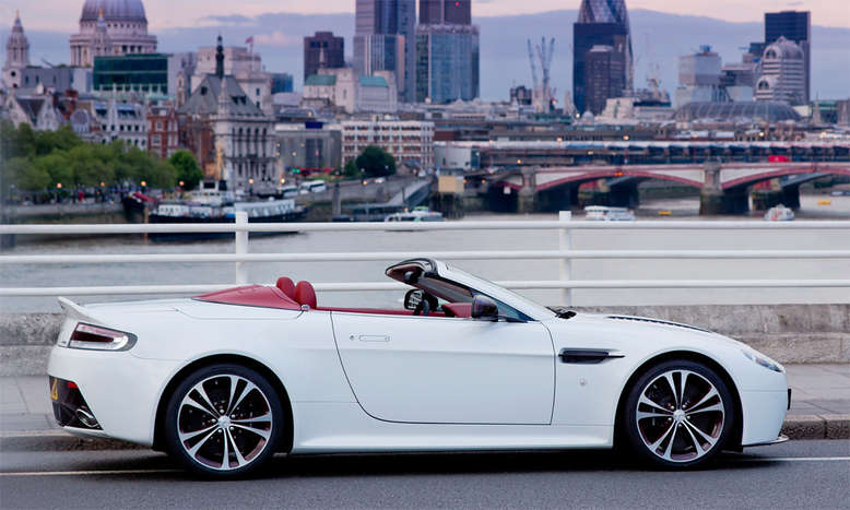 Aston Martin V12-Vantage Roadster, Seitenansicht, 2012, Foto: Aston Martin