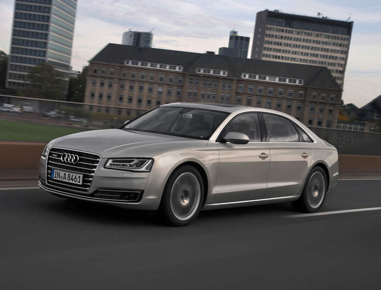 Audi A8 Quattro, Cuvéesilber, Seitenansicht, 2013, Foto: Audi