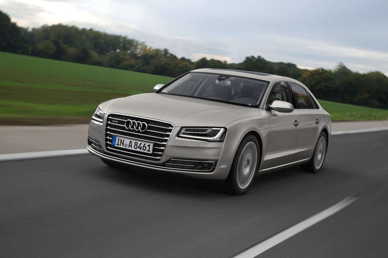 Audi A8 Quattro, Cuvéesilber, 2013, Foto: Audi