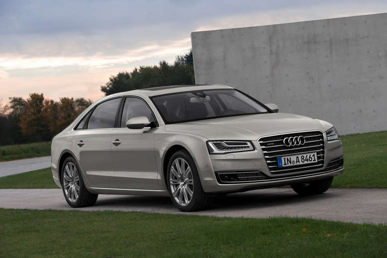 Audi A8 Quattro, Cuvéesilber, Frontansicht, 2013, Foto: Audi