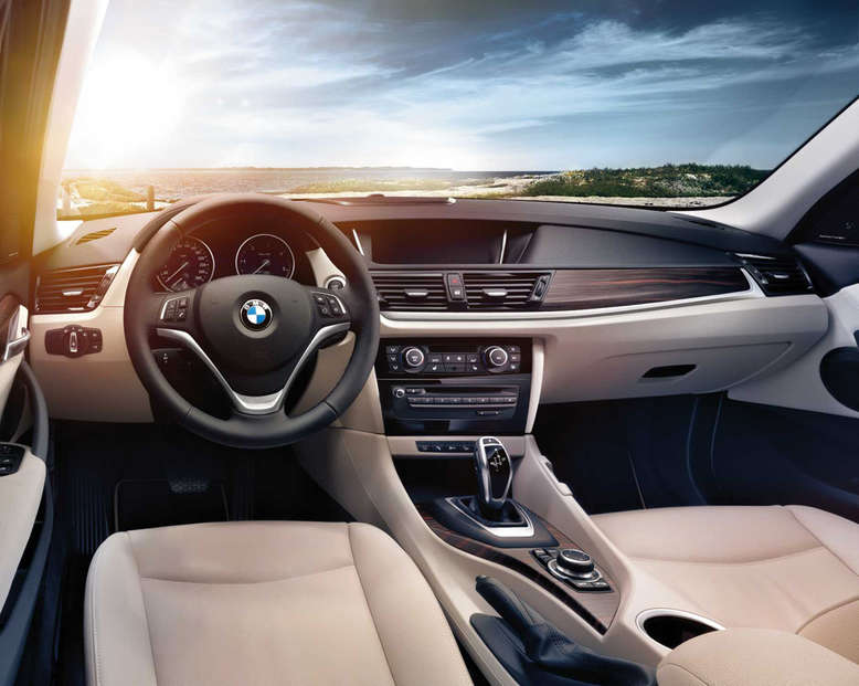 BMW X1. Innenansicht, Cockpit, 2013, Foto: BMW