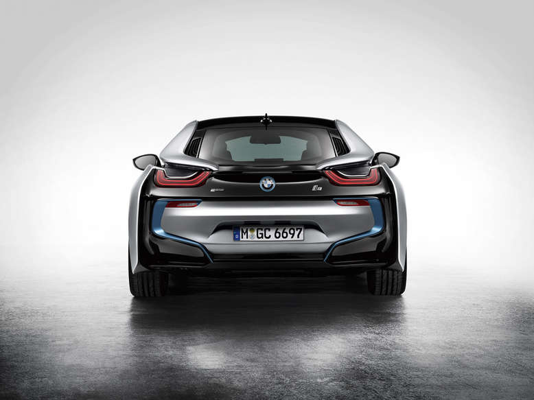 BMW i8, Polarsilber, Heckansicht, 2013, Foto: BMW