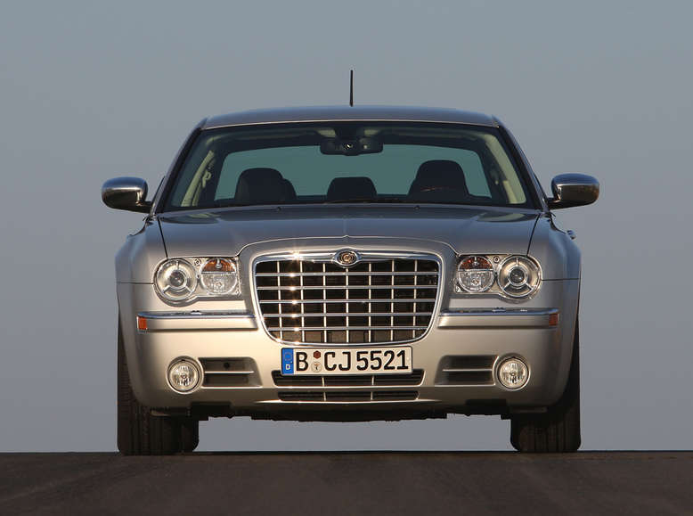 Chrysler 300C, Frontansicht, 2010, Foto: Chrysler