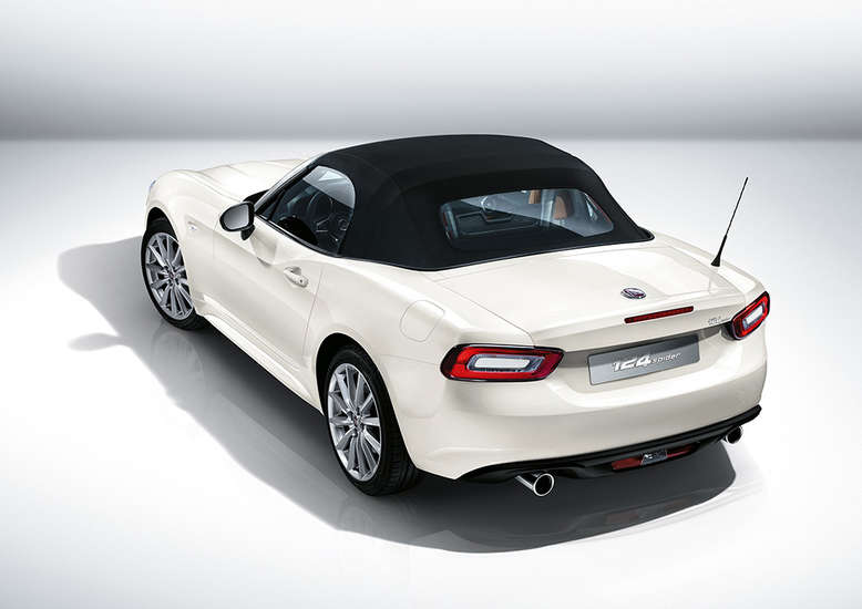 Fiat 124 Spider, Heck, geschlossenes Softtop-Verdeck, 2015, Foto: Fiat