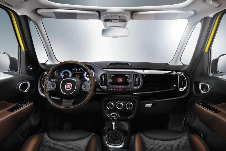 Fiat 500L Trekking, Innenansicht, Cockpit, 2013, Foto: Fiat