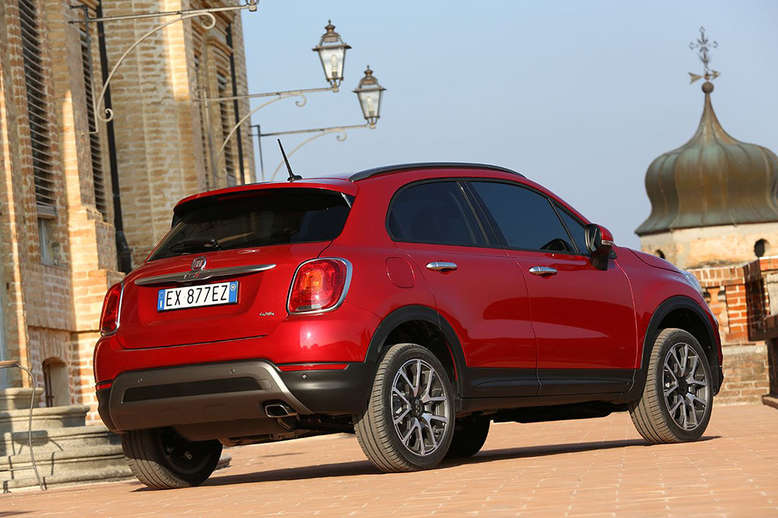 Fiat 500X Cross, Seitenansicht / Heck, 2014, Foto: Fiat