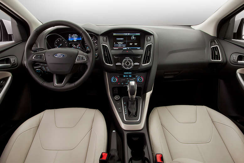 Ford Focus, 4-Türer, Limousine, Innenansicht, Cockpit, 2014, Foto: Ford