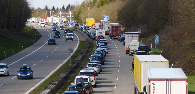 Rettungsgasse bilden