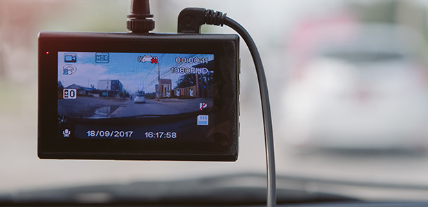 B-Ware Qumax Dashcam für Auto - Full HD - Parkmodus mit eingebautem  G-Sensor - IPS-Display - 170° Weitwinkelobjektiv - Nachtsicht Online kaufen  bei  