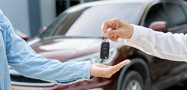Schlüsselübergabe nach Autokauf