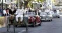 Mercedes-Fahrer beim Geburtstags-Auto-Corso