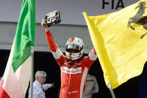 Vettel gewinnt erstmals für Ferrari