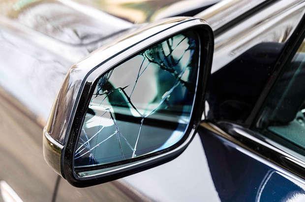 Erneut Außenspiegel am Fahrzeug einer 18-Jährigen beschädigt